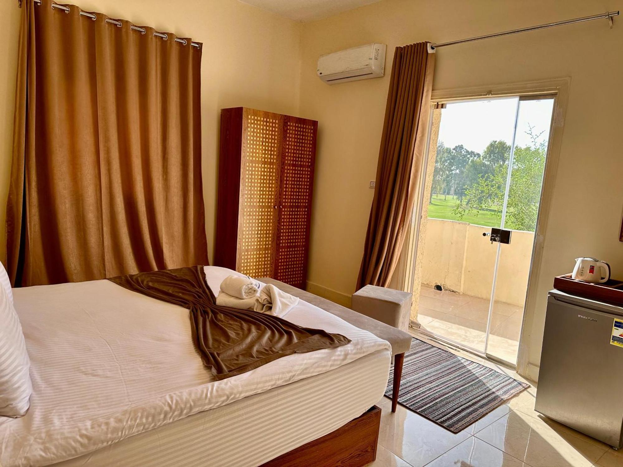 Golf Pyramids View Hotel Kafret el-Gabal Exterior foto